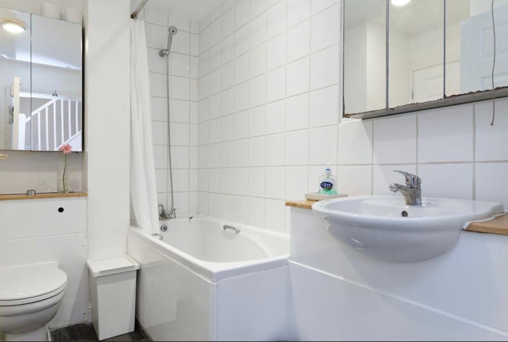 Lynbrook Grove Guesthouse Londra Exterior foto